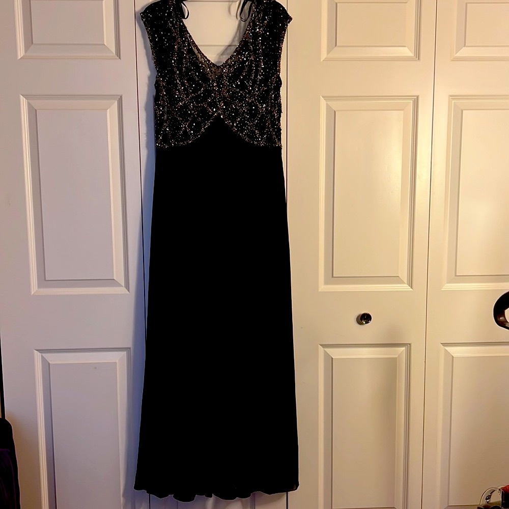 J Kara Womens Black V-Neck Cap-Sleeve Embellished A-Line Gown. Brand new